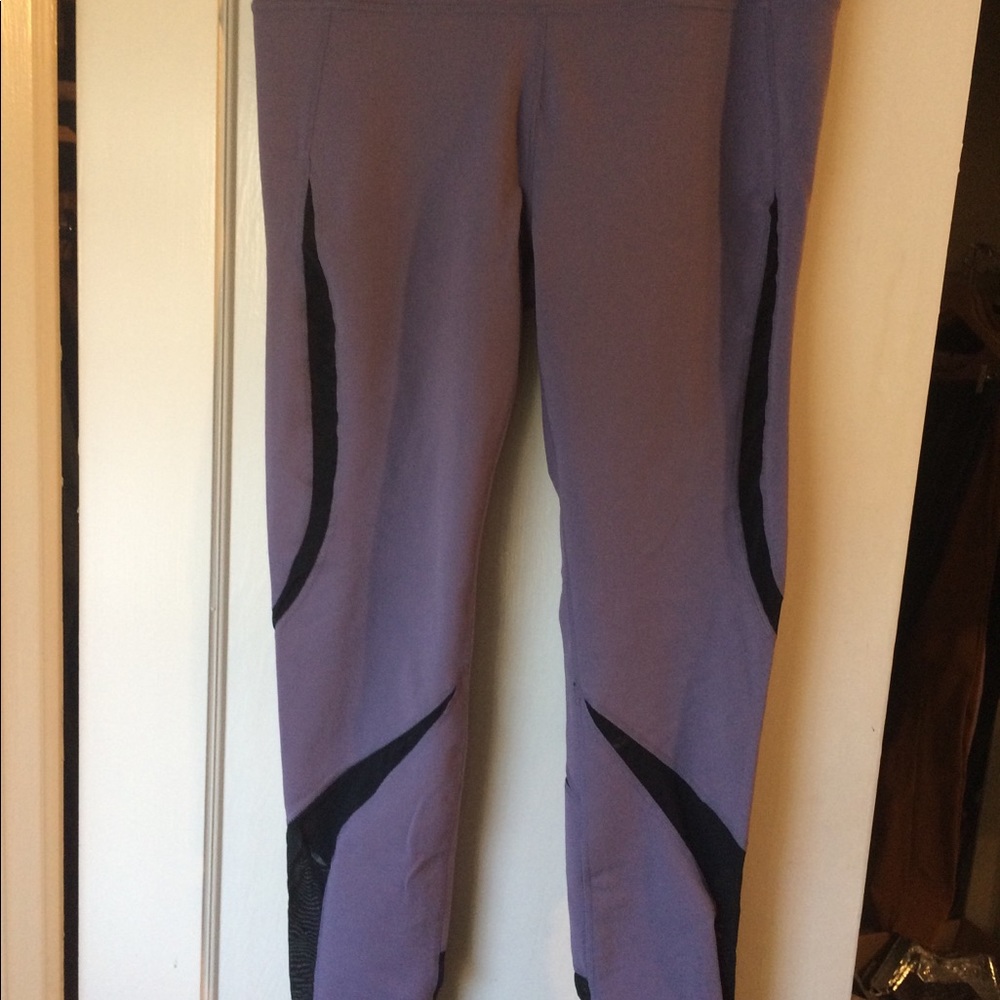 Fabletics “Dove” leggings